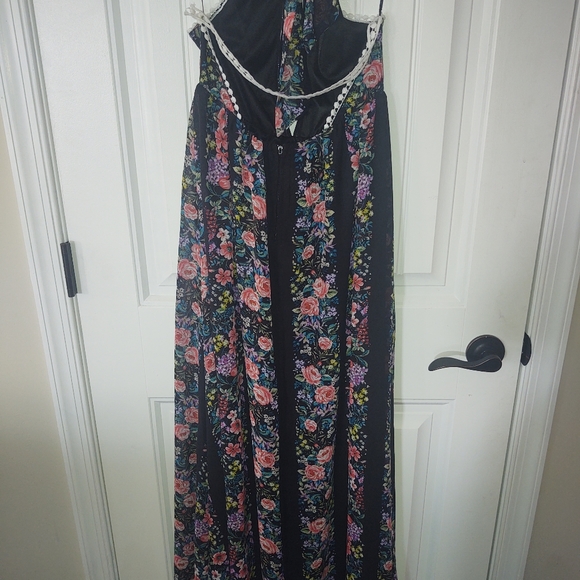 Boutique Floral Maxi - Picture 4 of 6
